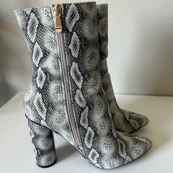 Steve Madden heels - Picture 1 of 4